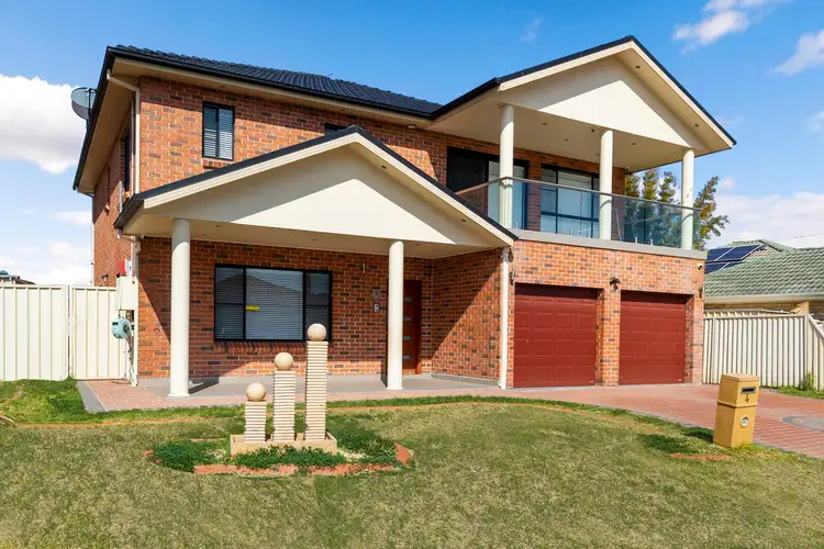 4 Warfield Place
