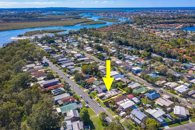 7 Tarni Street, Coombabah QLD 4216