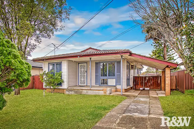 16 Mangariva Avenue, Lethbridge Park NSW 2770