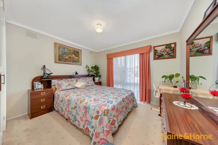 Fifth view of Homely house listing, 10 Dealbata Ave, Endeavour Hills VIC 3802
