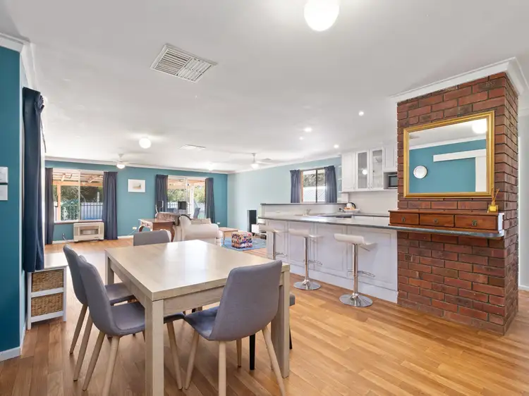 88 Markham Way, Swan View WA 6056