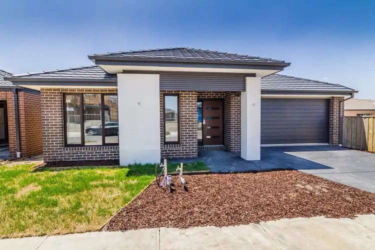 4 SERENGETI STREET, Clyde North VIC 3978