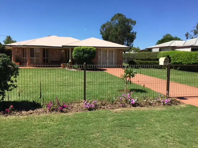 13 TAYLOR STREET, St George QLD 4487