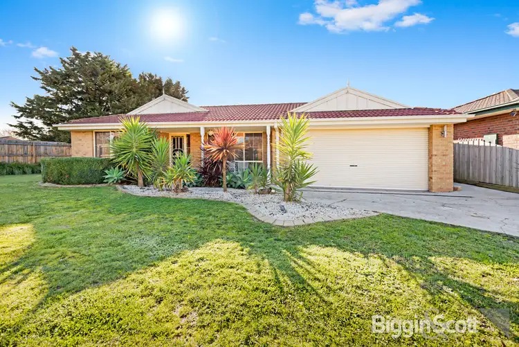 5 Milton Place, Narre Warren South VIC 3805