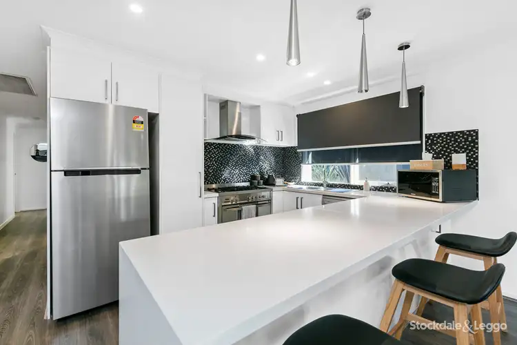 Seventh view of Homely house listing, 8 Peter Court, Langwarrin VIC 3910