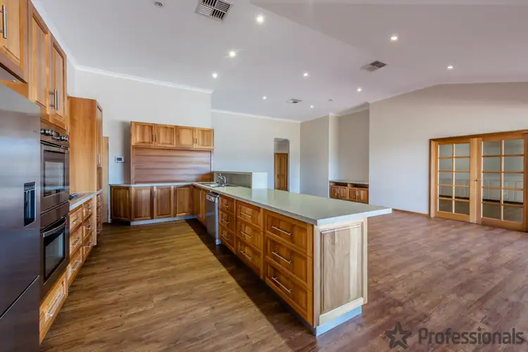 Fourth view of Homely house listing, 10 Catspaw Court, Strathalbyn WA 6530