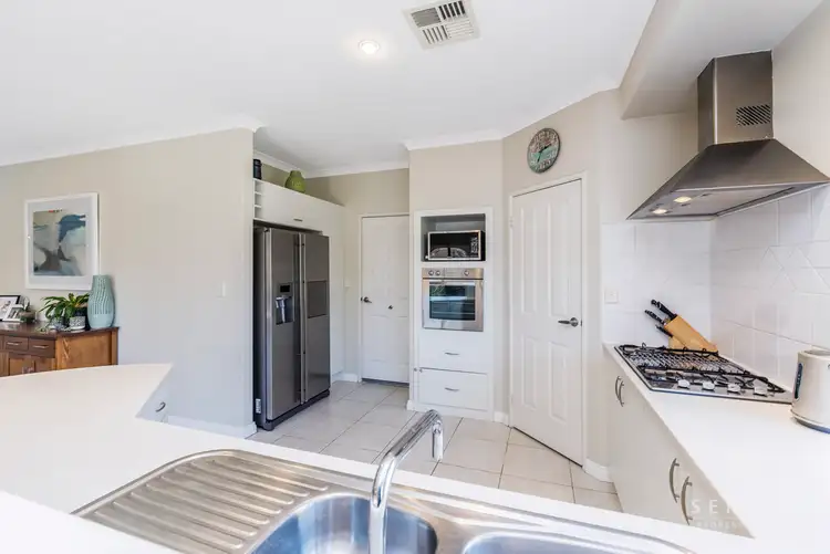 Sixth view of Homely house listing, 2 Flowergum Way, South Lake WA 6164