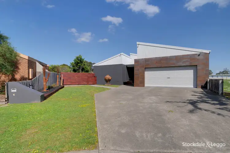 Second view of Homely house listing, 7 Springfield Court, Traralgon VIC 3844