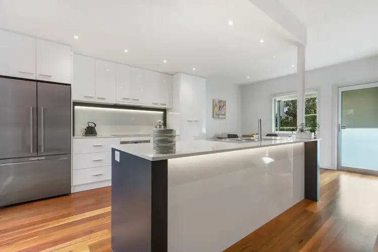 Third view of Homely house listing, 2/21 Pearson St, Bairnsdale VIC 3875