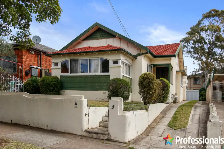 5 Hillview Street, Roselands NSW 2196