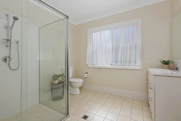 Fifth view of Homely villa listing, 1/118 Avondale Rd, Avondale NSW 2530