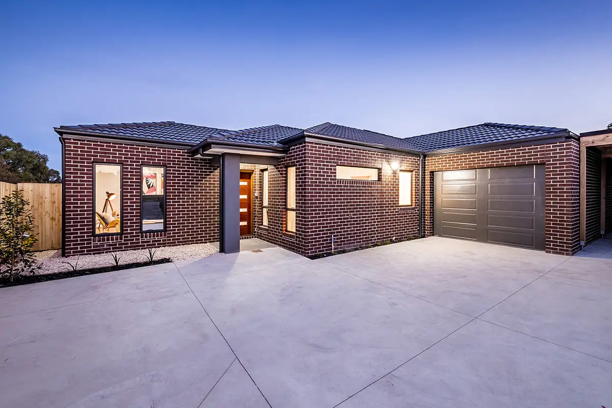 Main view of Homely unit listing, 2/77 Springfield Crescent, Hampton Park VIC 3976