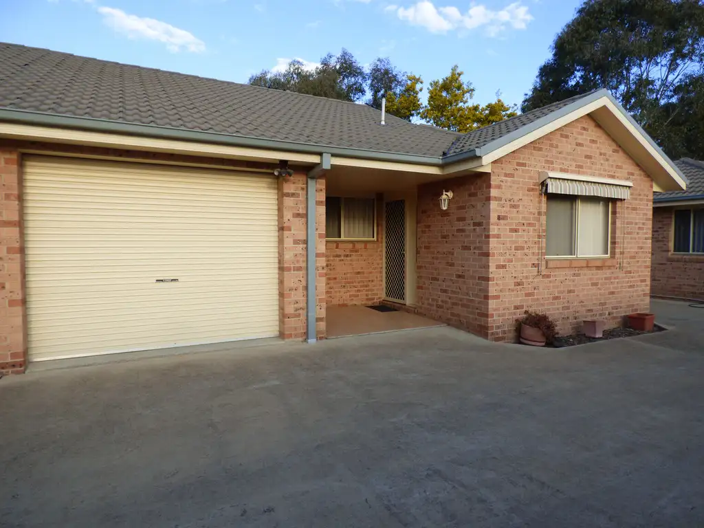 Main view of Homely unit listing, Unit 4/2a Cloete Street, Young NSW 2594