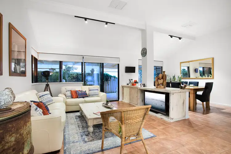 7 Sulman Ave, Salter Point WA 6152