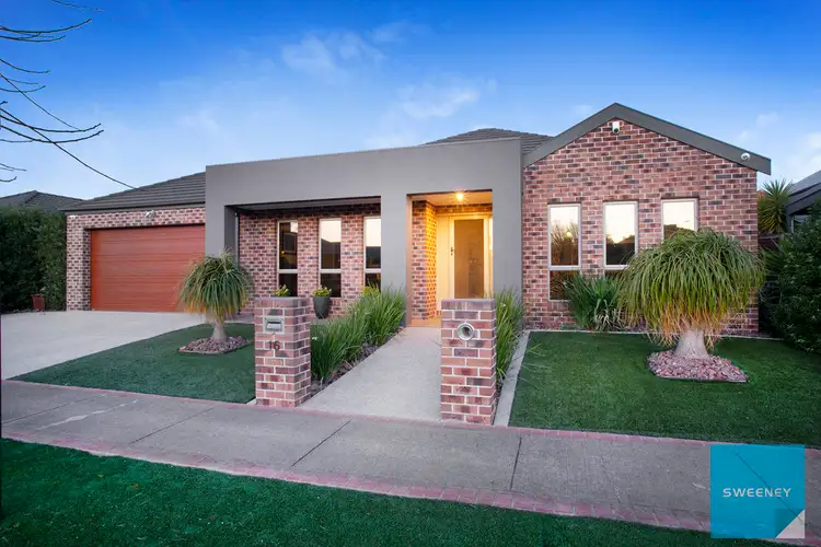 16 Great Barr Crescent, Caroline Springs VIC 3023