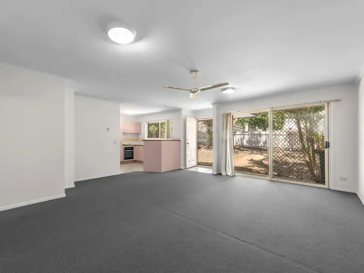 1&4/39 Wendon Way (1/9 Darien St), Bridgeman Downs QLD 4035