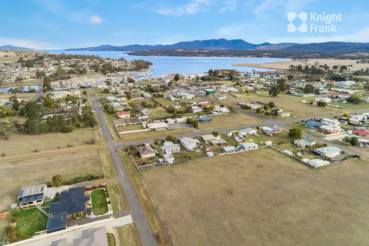 27 Henry Street, Triabunna TAS 7190