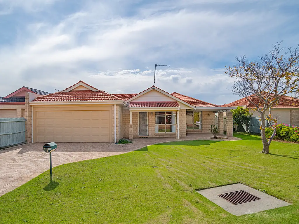 Main view of Homely house listing, 4 Bryant Close, Broadwater WA 6280