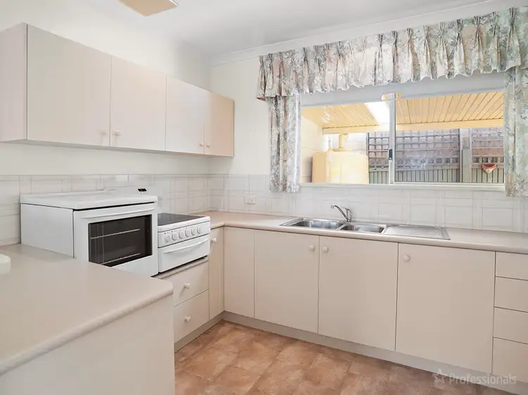 Fifth view of Homely house listing, 4 Bryant Close, Broadwater WA 6280