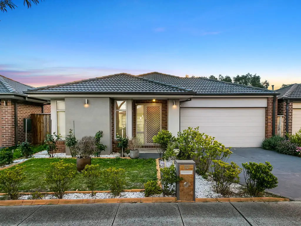 Main view of Homely house listing, 10 Livida Circuit, Lyndhurst VIC 3975