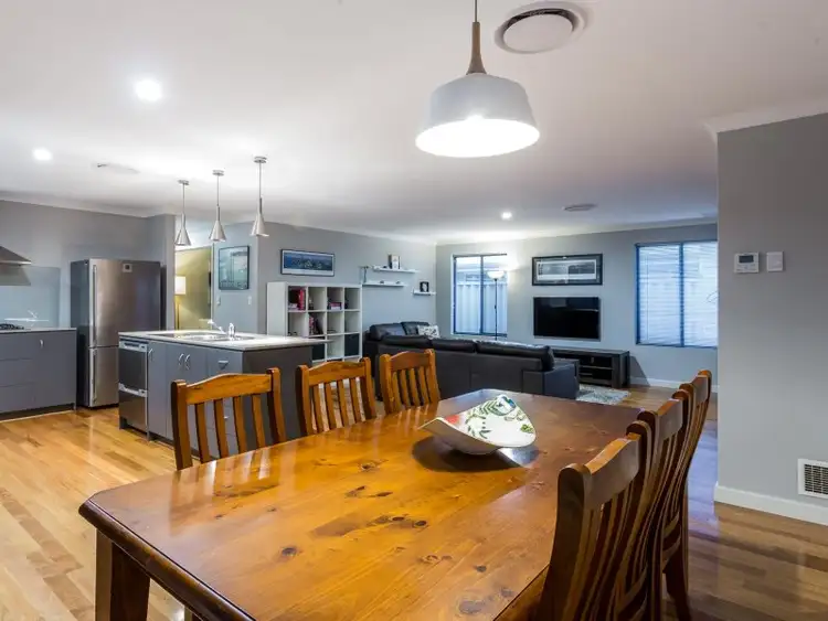 Seventh view of Homely house listing, 31 Prosperity Loop, Aubin Grove WA 6164