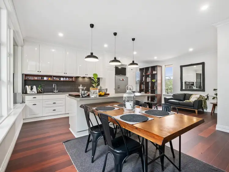 2 Hamilton Terrace, Greenmount WA 6056