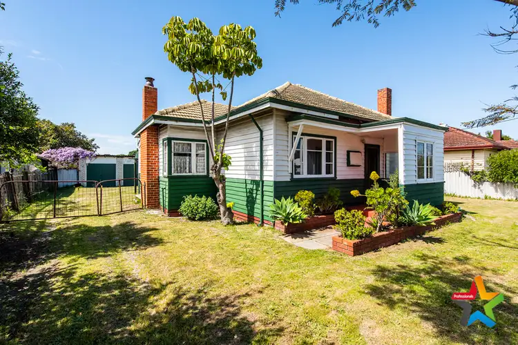 32 Iolanthe Street