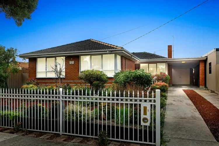 1 Margaret Avenue, Seaford VIC 3198