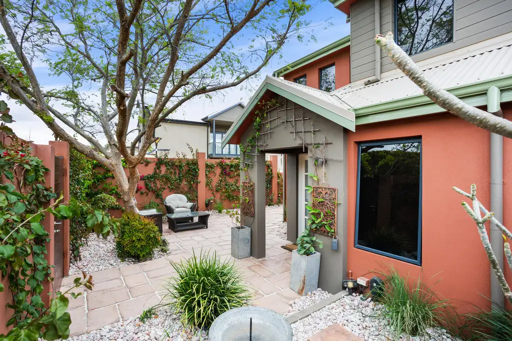 Main view of Homely townhouse listing, 2/7 Fogerthorpe Crescent, Maylands WA 6051