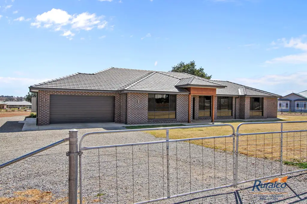 Main view of Homely house listing, 5 Koreelah Close, Tamworth NSW 2340