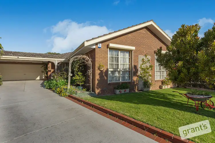 6 Daniher Close, Berwick VIC 3806