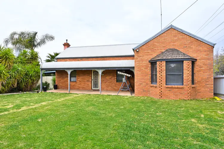 42 Grosvenor, Narrandera NSW 2700