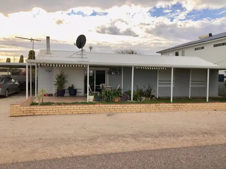 6 Lloyd Street, Smoky Bay SA 5680
