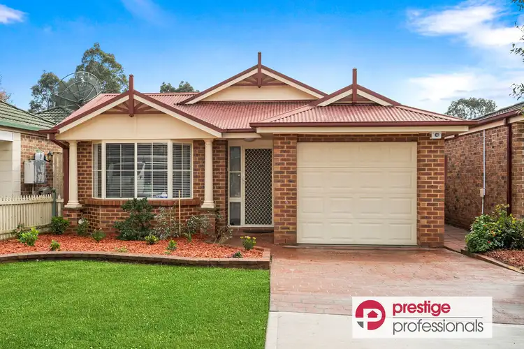 8 Tweed Court, Wattle Grove NSW 2173