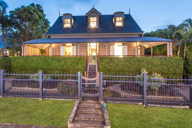 34 Park Parade, Shorncliffe QLD 4017