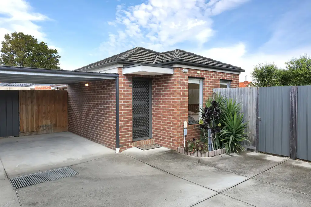 Main view of Homely unit listing, 4/3 Broughton Avenue, Reservoir VIC 3073