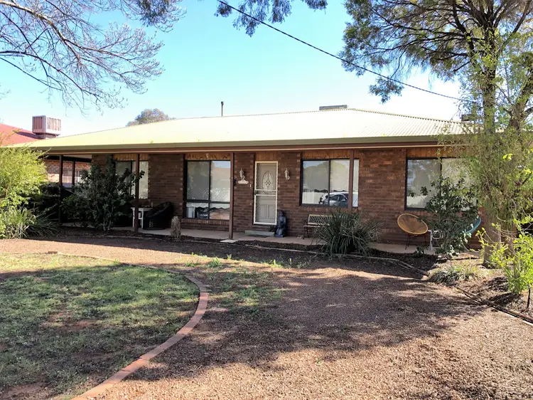 17 School Street, Hanwood NSW 2680