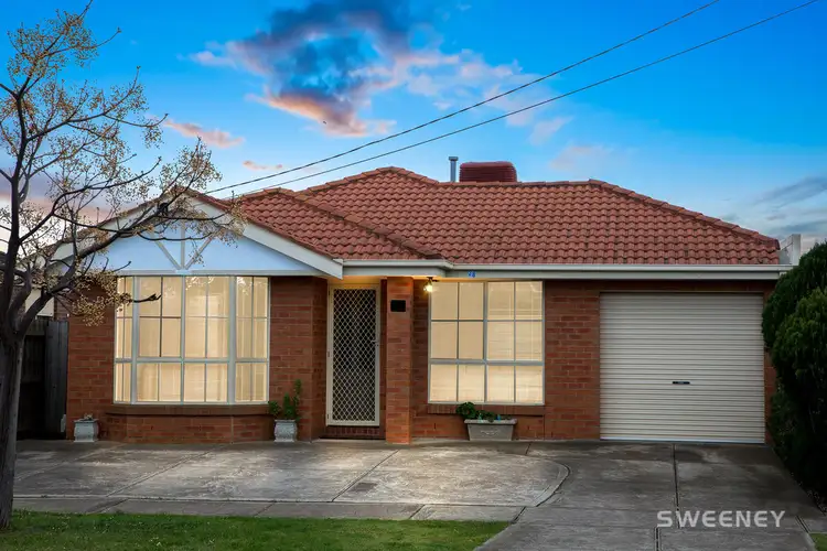 28 Newham Way, Altona Meadows VIC 3028