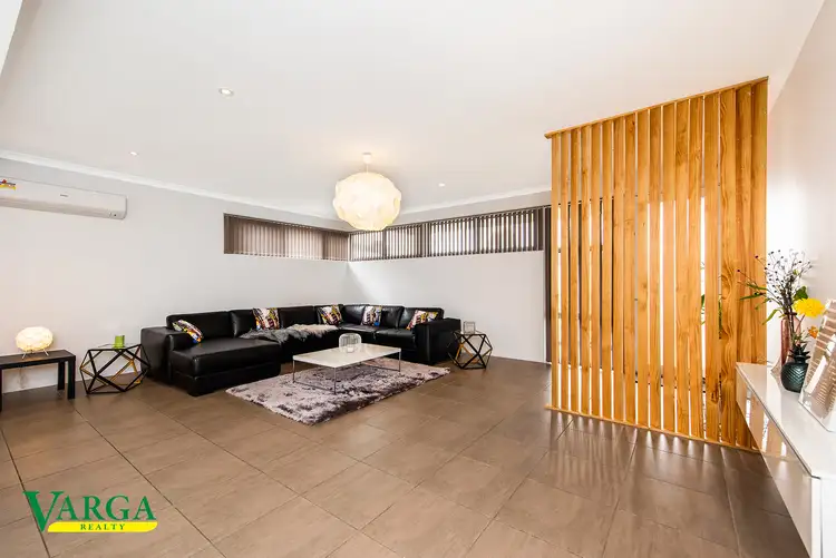 Second view of Homely house listing, 10 Hazewinkel Gardens, Champion Lakes WA 6111