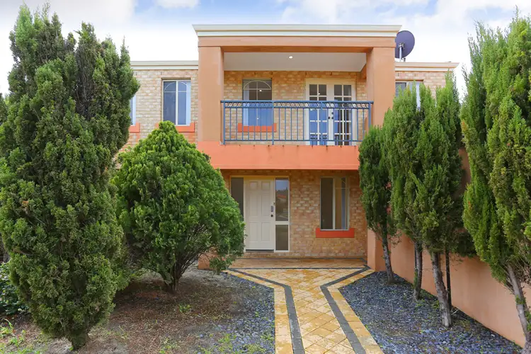 2 Malup Place, Sinagra WA 6065