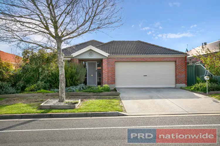 92 Stirling Drive, Lake Gardens VIC 3355