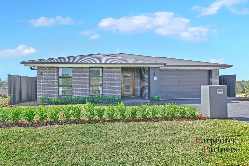Main view of Homely house listing, 33 Roy Crescent, Thirlmere NSW 2572