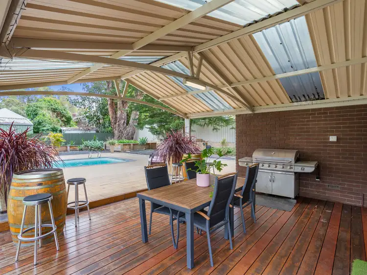 27 Hunter Drive, Lesmurdie WA 6076