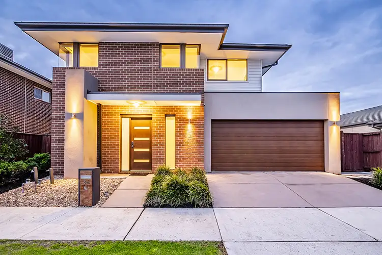 53a Royaloak Crescent, Cranbourne East VIC 3977