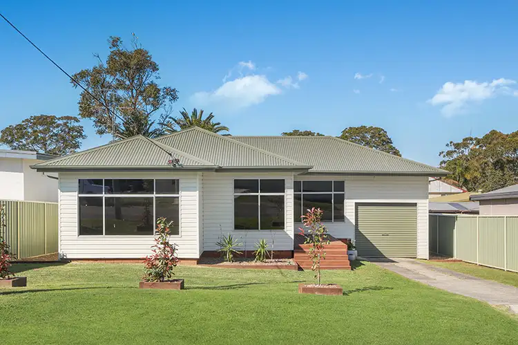 Main view of Homely house listing, 26 Cambridge Avenue, Kanwal NSW 2259