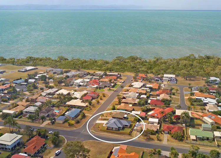 16 Hood Street, Urangan QLD 4655
