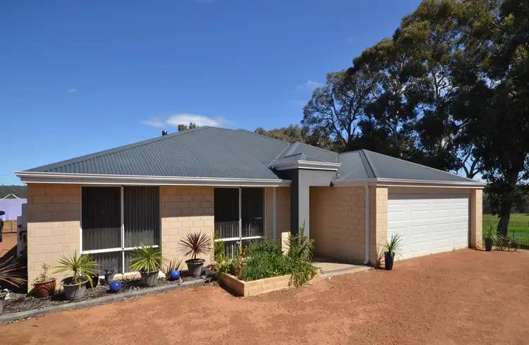 27 Truslove Street, Wooroloo WA 6558