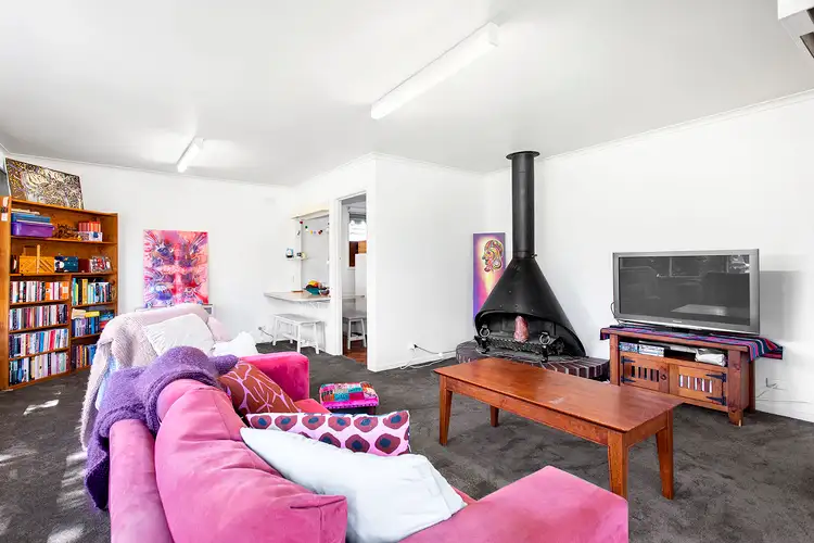 Second view of Homely house listing, 2 Cindy Court, Cheltenham VIC 3192