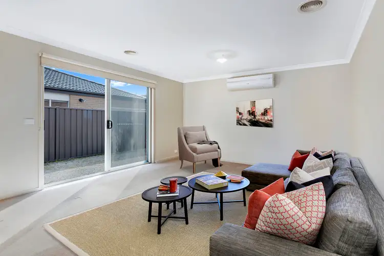 5 Baranello Crescent, Cranbourne East VIC 3977
