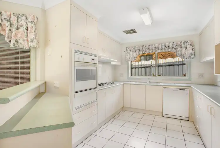 Fifth view of Homely house listing, 2 Kerferd Court, Wodonga VIC 3690